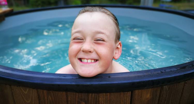 An 8-year-old saved up for a hot tub | Kirami | Warmer feelings