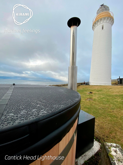 Cantick Head Lighhouse | Our customers come from all over the world to stay at this magical location | Kirami