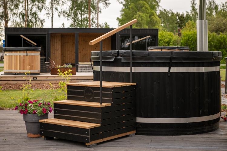 In addition to the Annex modules, we have brought a hot tub collection that looks the same.