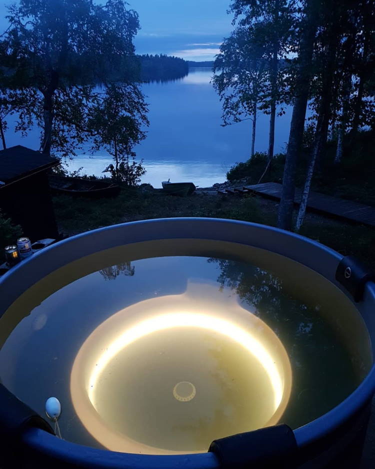 @muukkonenanne | Enjoy wood fired hot tubs all year long | Kirami