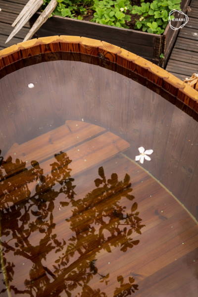 Clean and clear water in the hot tub | Kirami