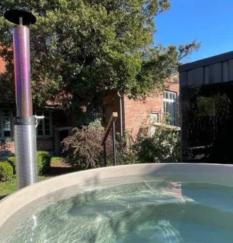 traumHaff | Relaxing in a private hot tub: a great addition to any holiday home | Kirami hot tubs