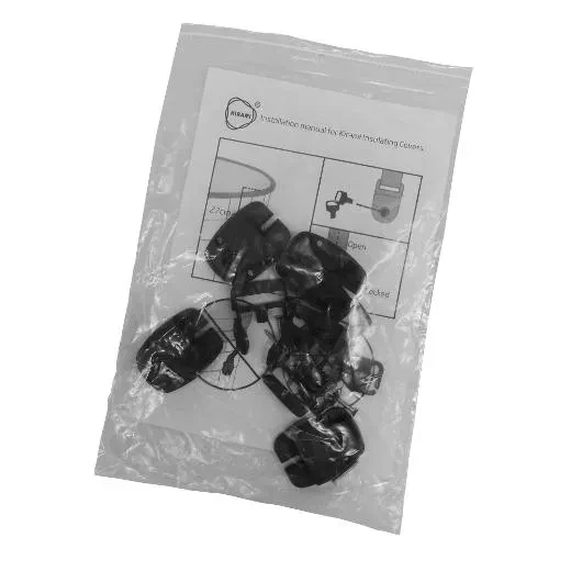 Lockable buckle set for insulated cover