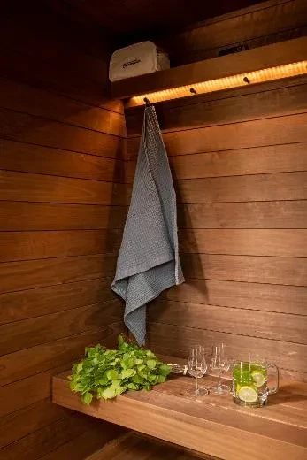 Dressing room coat rack led lights | Kirami FinVision®