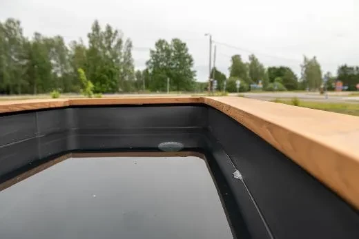 A cold plunge after the sauna refreshes and awakens the senses.