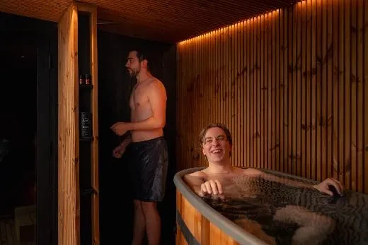 First a shower and then a bath! | Kirami FinVision® Annex