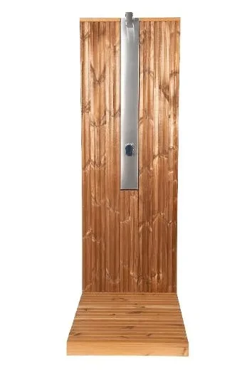 Fresh showering moments protected by the wall of the Kirami FinVision® -outdoor shower