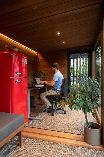 Remote workspace in the middle of nature | Kirami FinVision® - lounge XL Misty