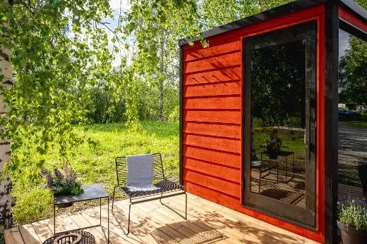 Kirami FinVision® -patio M Misty makes your yard easier to maintain.