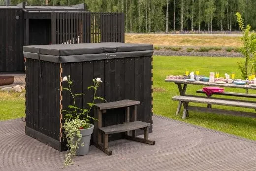 The Kirami FinVision® Misty design brings together the hot tub and sauna in a visually harmonious way.