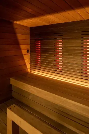 Safety spacing and grille design for infrared panels – Kirami FinVision® -sauna M Misty | Outdoor sauna