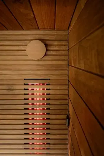 Steam and infrared together – the ultimate sauna moment | Kirami FinVision® -sauna M Misty | Outdoor sauna