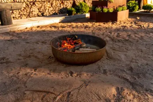 Roasty Boss pot used as fireplace and a grill.