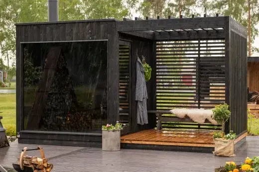 Are you longing for a quiet corner to relax, eat or read in your garden with a light -garden screen?